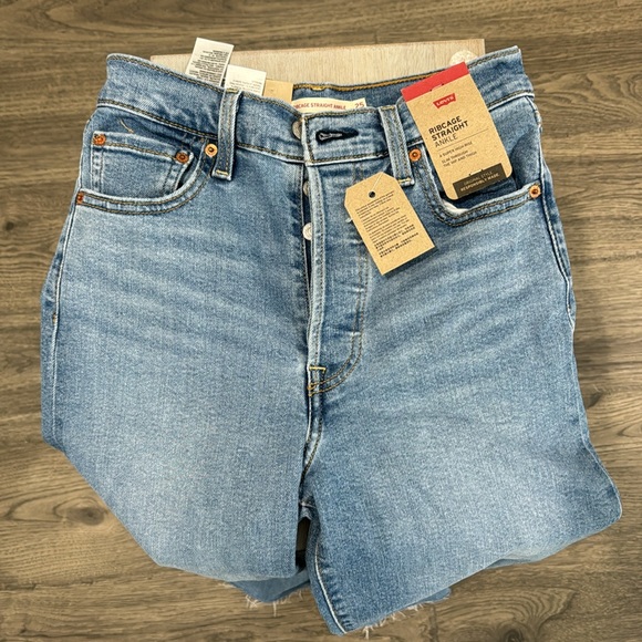 NWT Levi's Women's Ribcage Straight Ankle Jeans - Picture 6 of 6
